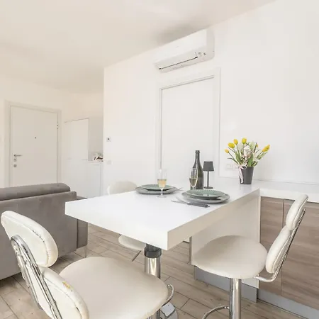 Residenza Dei Limoni Apartment *